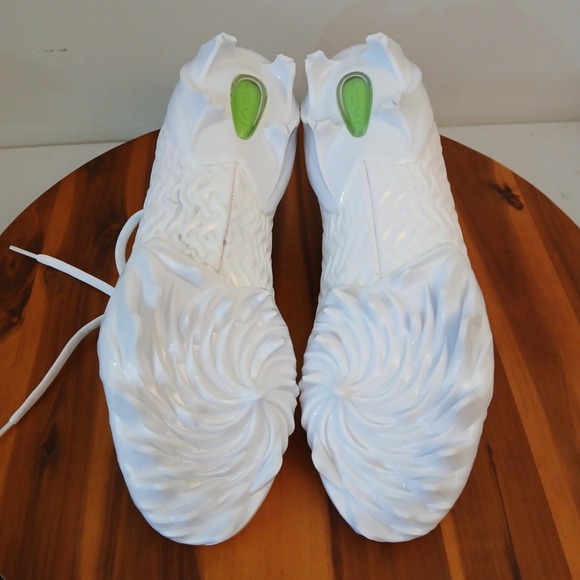 Under Armour Spotlight Pro Football Cleats Mens 10 White Iridescent 3028200-100